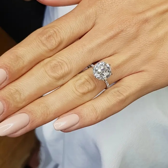 Stunning 5.40ct Moissanite Diamond Solitaire - Picture 5 of 12